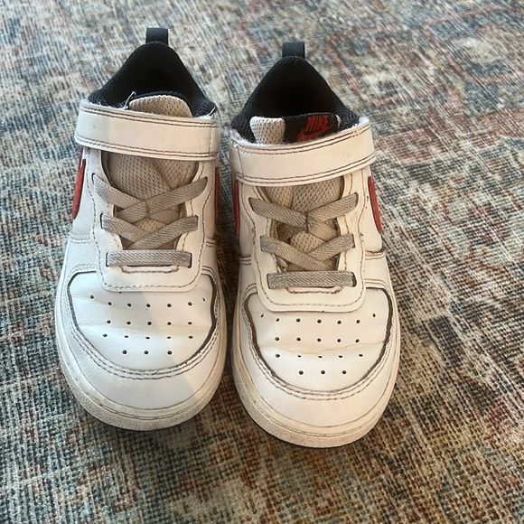 Toddler Nikes - Picture 2 of 3